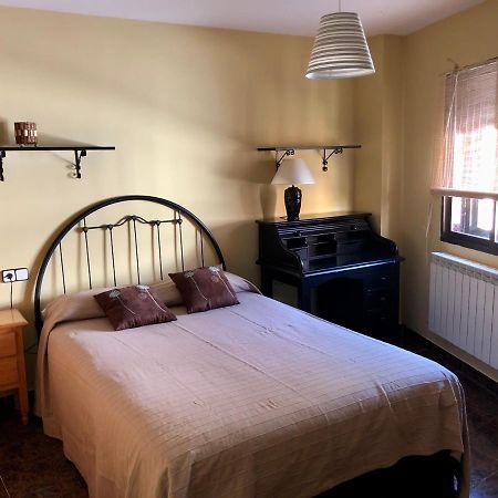 Casa En El Corazon De Gredos, Amplia Y Agradable. Villa Navacepeda de Tormes Bagian luar foto