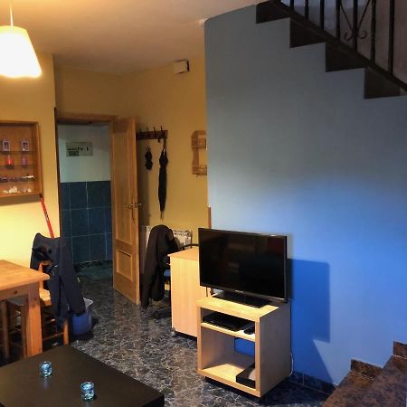 Casa En El Corazon De Gredos, Amplia Y Agradable. Villa Navacepeda de Tormes Bagian luar foto